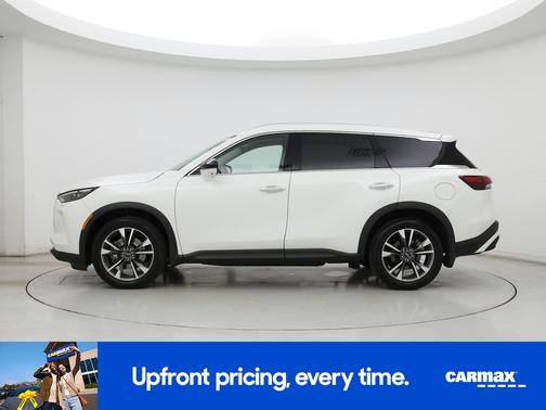 White 2023 INFINITI QX60 Luxe