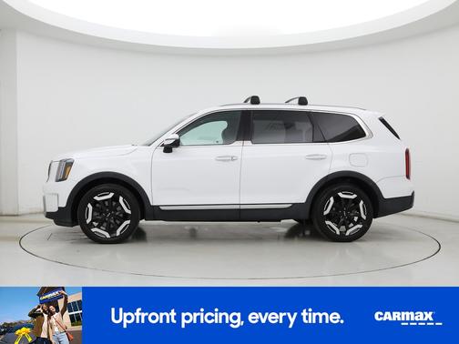 White 2025 Kia Telluride S