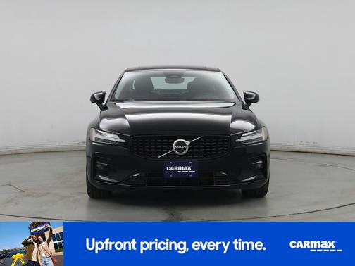 2024 Volvo S60 B5 Core Dark Theme