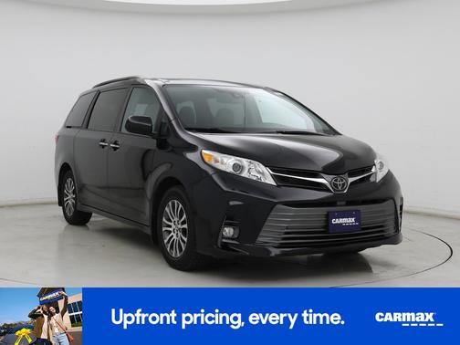 Black 2019 Toyota Sienna XLE