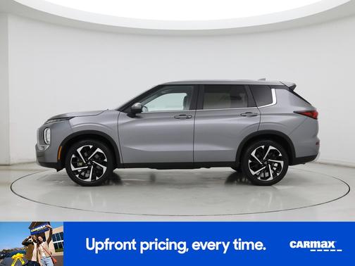Gray 2024 Mitsubishi Outlander SE