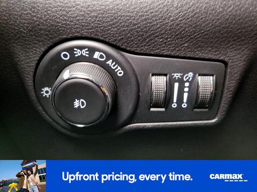 White 2023 Jeep Compass Trailhawk