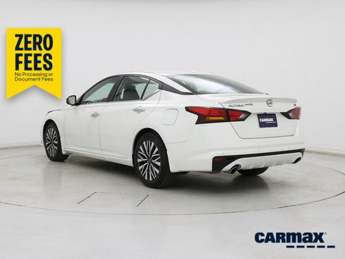 White 2024 Nissan Altima SV