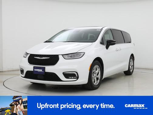White 2024 Chrysler Pacifica Limited