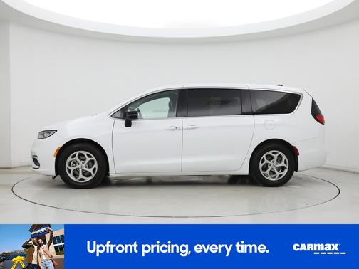 White 2024 Chrysler Pacifica Limited