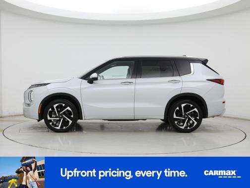 White 2024 Mitsubishi Outlander SEL
