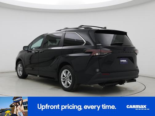 2023 Toyota Sienna Woodland Edition