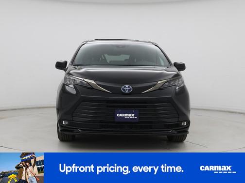 2023 Toyota Sienna Woodland Edition