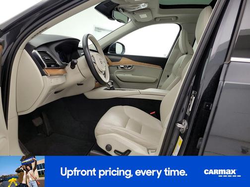 Gray 2022 Volvo XC90 T6 Momentum