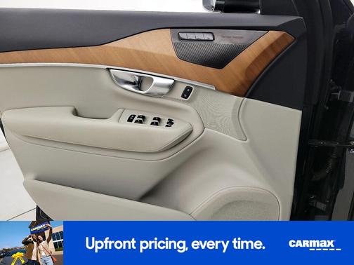 Gray 2022 Volvo XC90 T6 Momentum