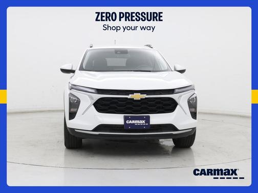 White 2025 Chevrolet Trax LT