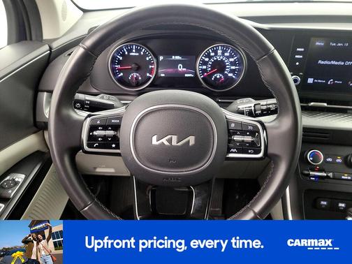 2024 Kia Carnival LX Seat Package