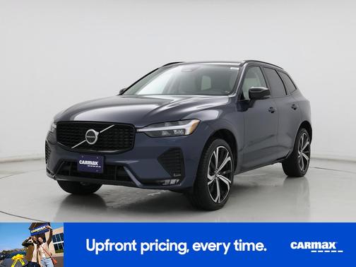 2024 Volvo XC60 B5 Ultimate Dark Theme