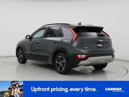 Green 2025 Kia Niro SX