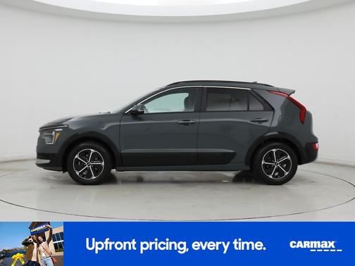 Green 2025 Kia Niro SX