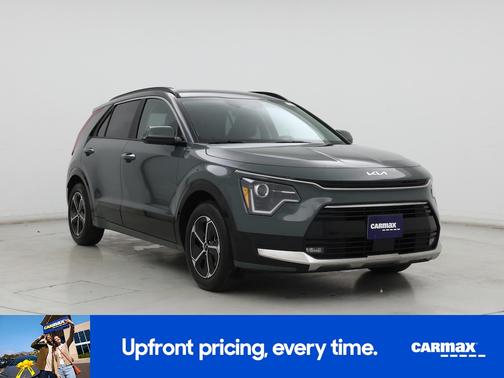 Green 2025 Kia Niro SX