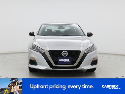 Silver 2022 Nissan Altima SR