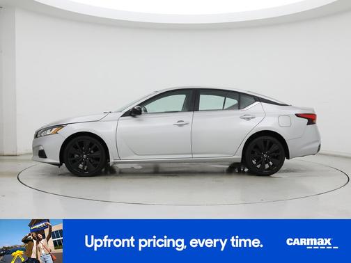 Silver 2022 Nissan Altima SR