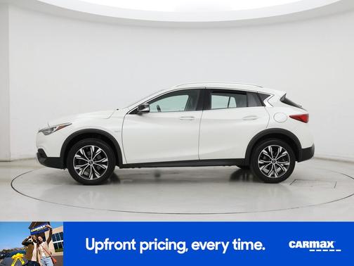 White 2017 INFINITI QX30 Luxury