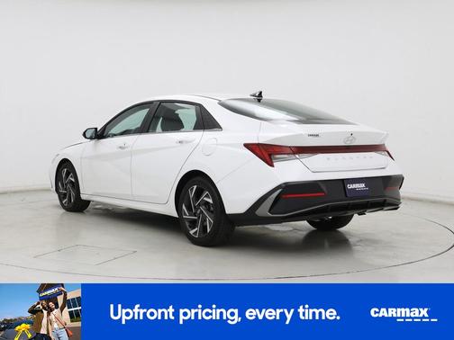 White 2025 Hyundai ELANTRA SEL Convenience