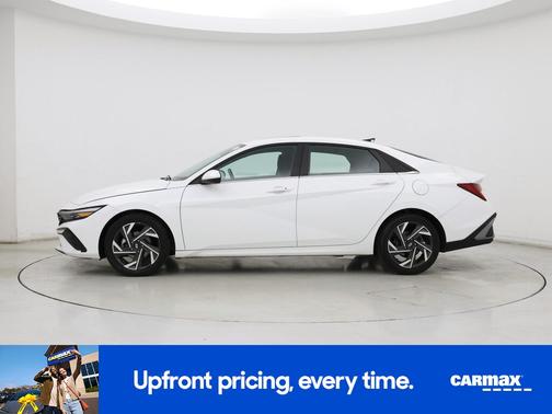 White 2025 Hyundai ELANTRA SEL Convenience