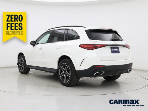 White 2023 Mercedes-Benz GLC 300