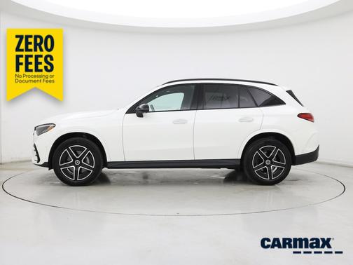 White 2023 Mercedes-Benz GLC 300