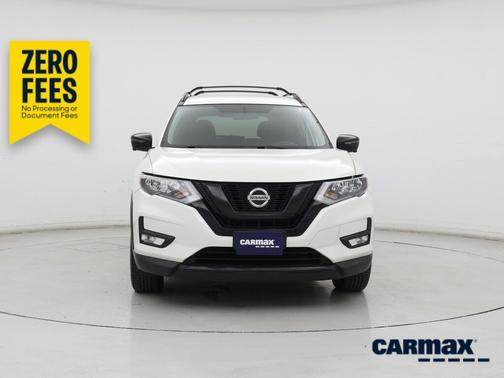 White 2018 Nissan Rogue SV