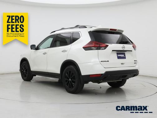 White 2018 Nissan Rogue SV