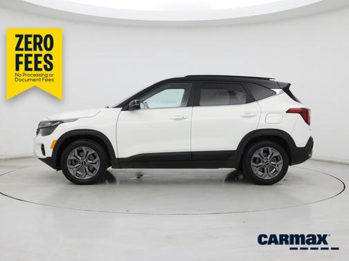White 2024 Kia Seltos S