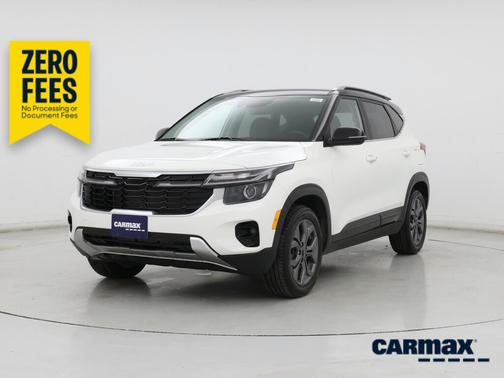 White 2024 Kia Seltos S