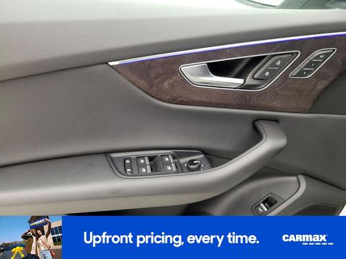 White 2021 Audi Q8 Prestige