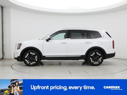 White 2025 Kia Telluride S