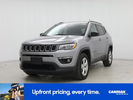 Silver 2017 Jeep Compass Latitude