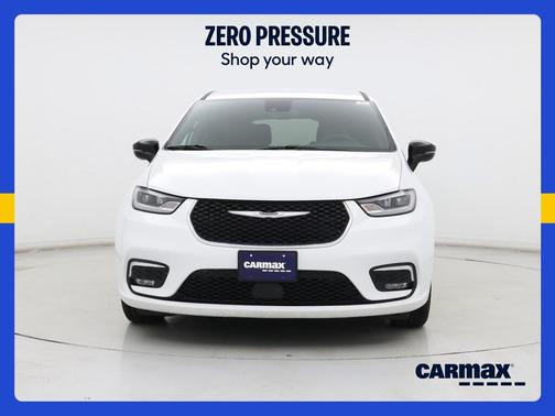 White 2025 Chrysler Pacifica Select