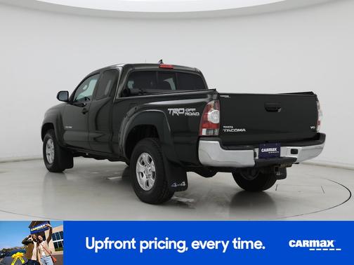 Green 2014 Toyota Tacoma