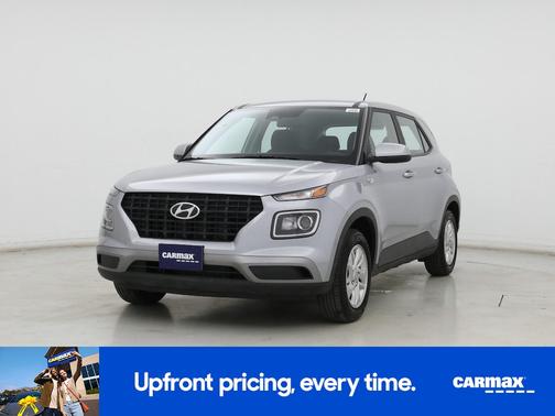 Silver 2023 Hyundai VENUE SE