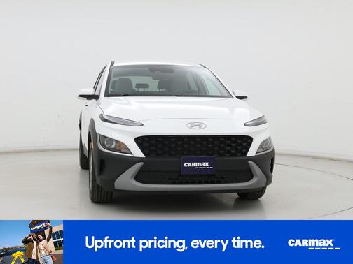 White 2022 Hyundai KONA SE