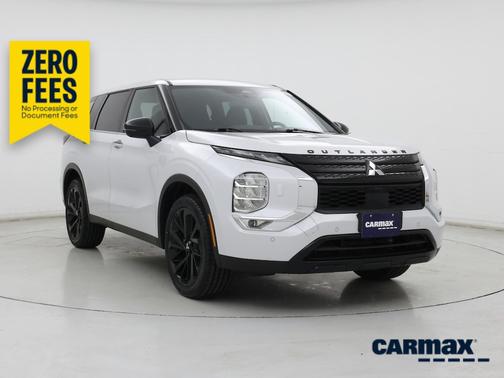 White 2023 Mitsubishi Outlander SE Black Edition