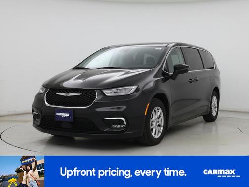 Black 2023 Chrysler Pacifica Touring L