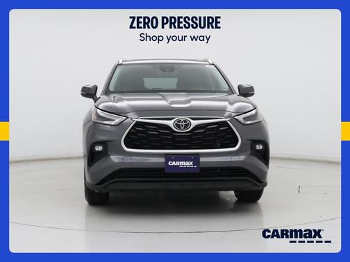 Gray 2021 Toyota Highlander XLE