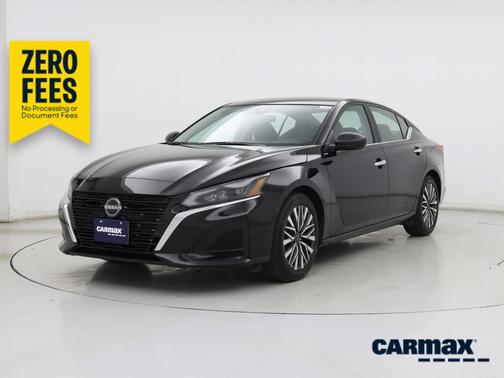 Black 2025 Nissan Altima SV