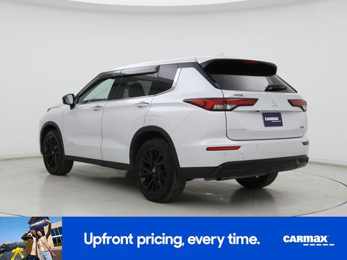 Silver 2024 Mitsubishi Outlander SE Black Edition