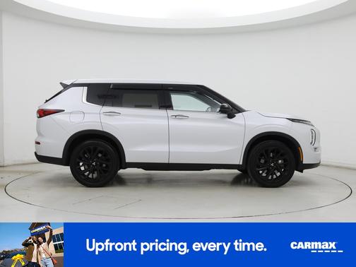 Silver 2024 Mitsubishi Outlander SE Black Edition