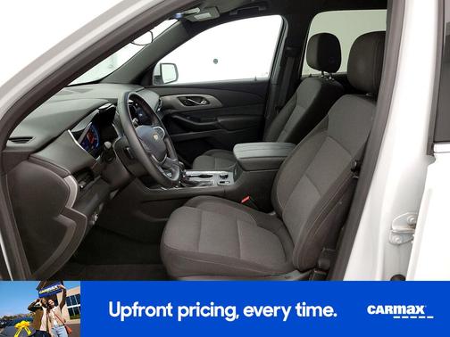 White 2023 Chevrolet Traverse LT Cloth