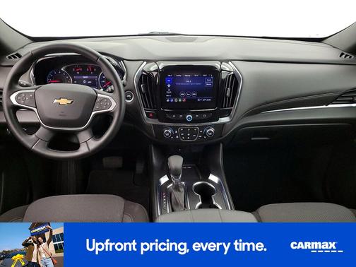 White 2023 Chevrolet Traverse LT Cloth