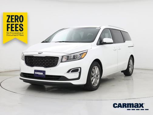 White 2019 Kia Sedona EX