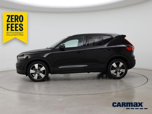 Black 2020 Volvo XC40 T5 Momentum