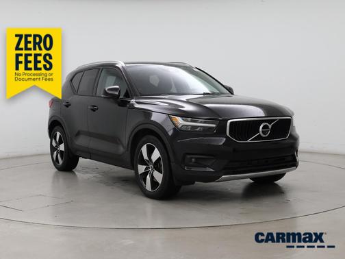 Black 2020 Volvo XC40 T5 Momentum
