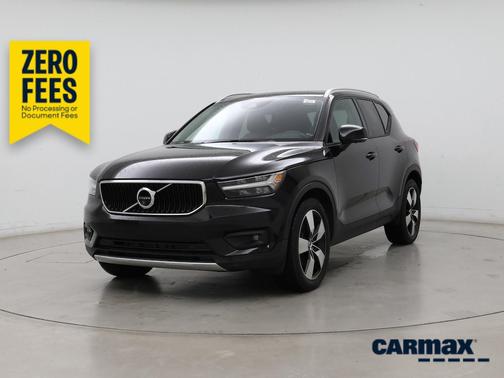 Black 2020 Volvo XC40 T5 Momentum